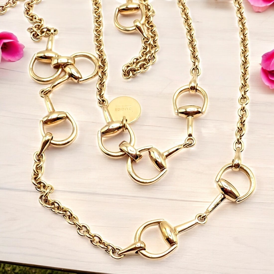 Rare! Authentic Gucci 18k Yellow Gold Horsebit 34.5" Long Chain Sautoir Necklace: Rare! Authentic Gucci 18k Yellow Gold Horsebit 34.5" Long Chain Sautoir Necklace Rare! Authentic Gucci 18k Yellow Gold Horsebit 34.5" Long Chain Sautoir Necklace Product Description About This Piece: