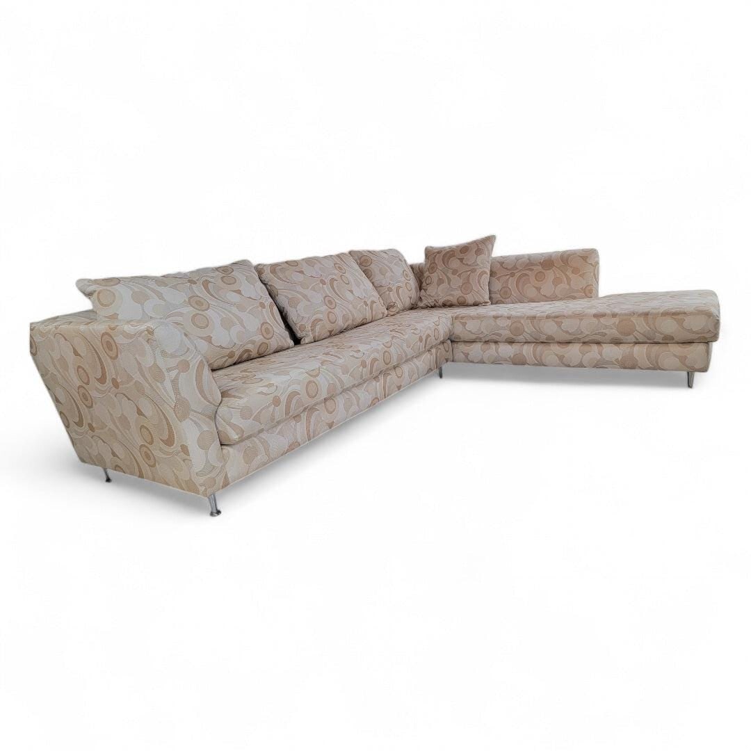 Postmodern L-Shaped Chaise Sofa by Carsons Sectional Sofa: Title: Postmodern L-Shaped Chaise Sofa by Carsons Sectional Sofa Description: Vintage Post Modern L Shaped Sectional Sofa By Bernhardt This beautiful post-modern L-Shaped sofa has chaise lounge ends.