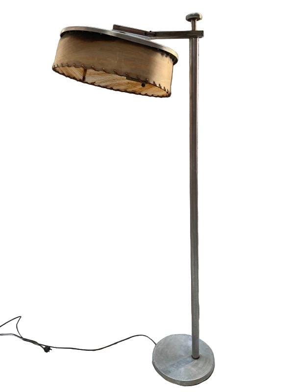 Mid Century Modern Kurt Versen Flip Floor Lamp: Title: Mid Century Modern Kurt Versen Flip Floor Lamp Description: Mid Century Modern Kurt Versen Flip Floor Lamp This industrial styled floor lamp flips up for a torchiere look or down for normal lig
