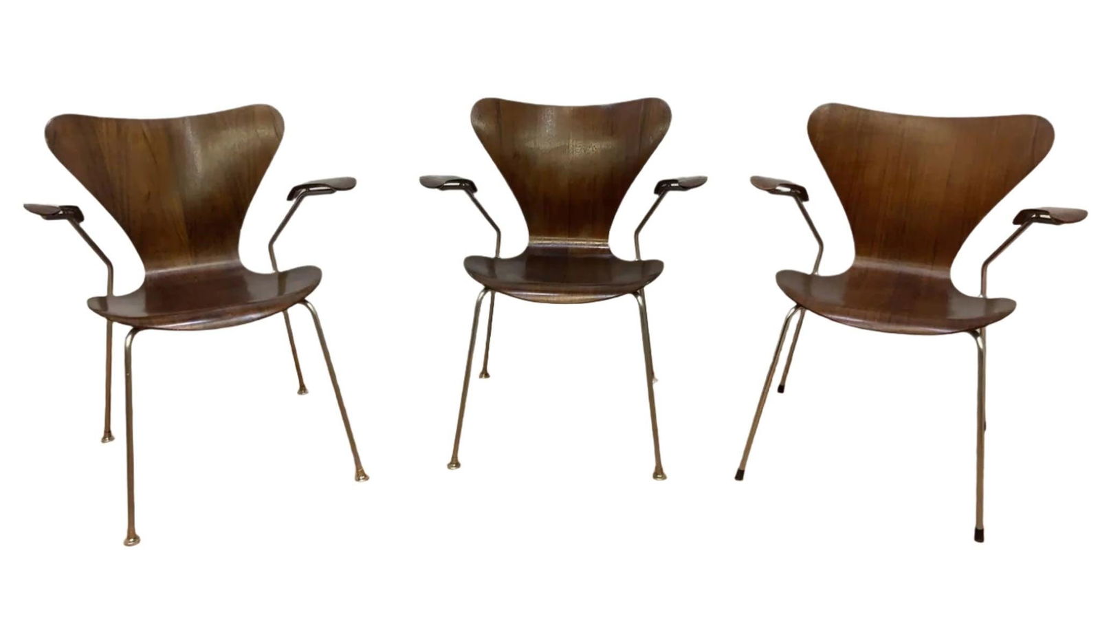 Mid Century Modern Series 7 Butterfly Teak Chairs by Arne Jacobsen - Set of 3: Title: Mid Century Modern Series 7 Butterfly Teak Chairs by Arne Jacobsen - Set of 3 Description: Vintage Mid Century Modern Series 7 Butterfly Teak Armchairs by Arne Jacobsen - Set of 3These chairs f
