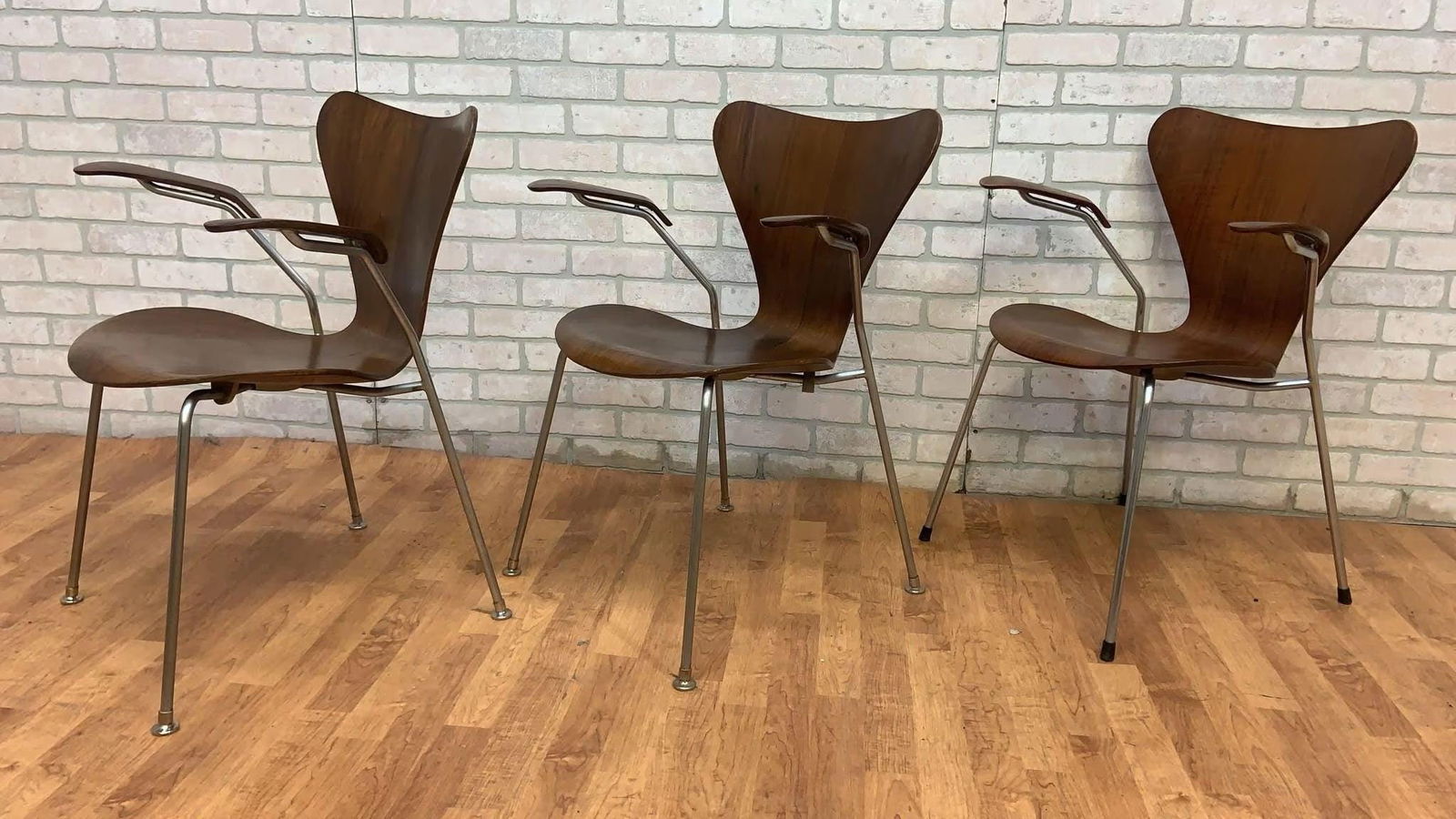 Mid Century Modern Series 7 Butterfly Teak Chairs by Arne Jacobsen - Set of 3 - 5