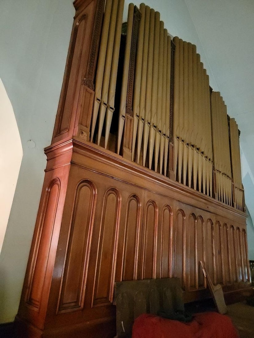 Antique Neo Gothic Pipe Church Organ in Oak Casement - 10