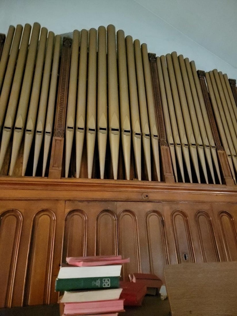 Antique Neo Gothic Pipe Church Organ in Oak Casement - 2
