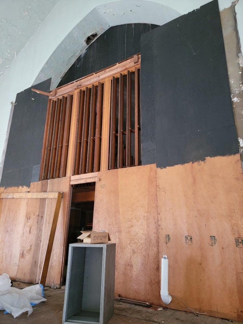 Antique Neo Gothic Pipe Church Organ in Oak Casement - 6