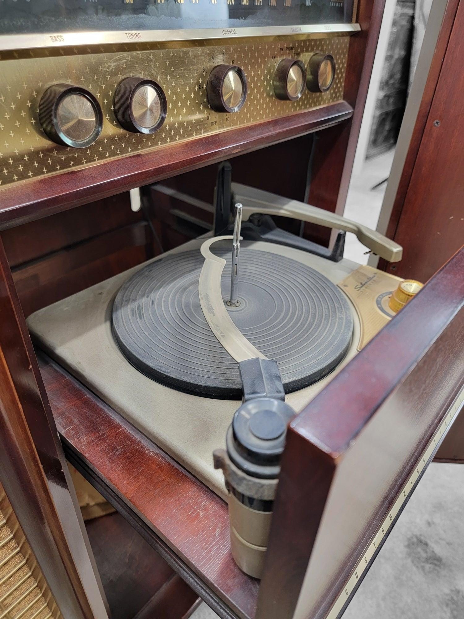 Mid Century Modern Silvertone High Fidelity Record Player/Radio Console - 7