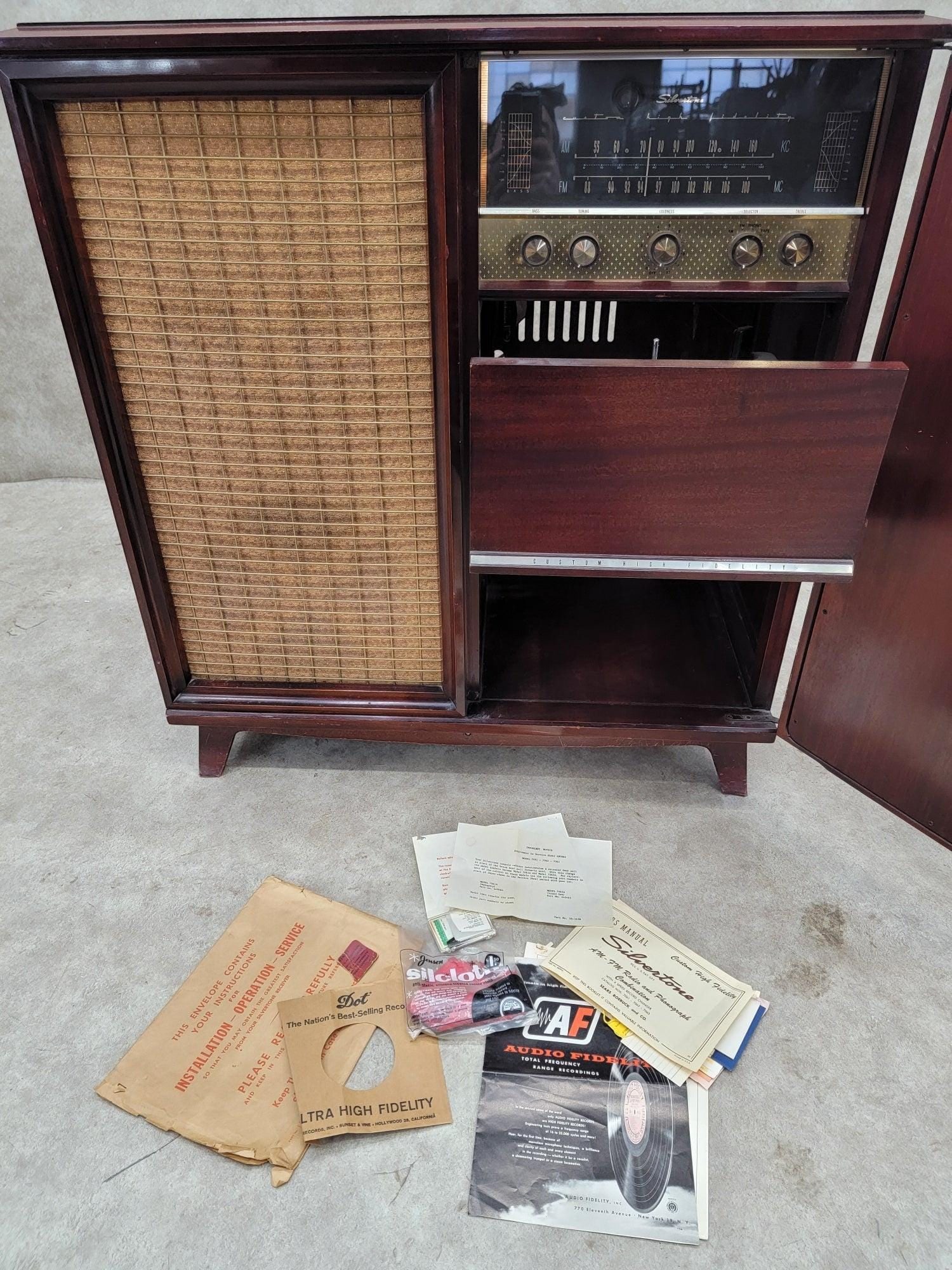 Mid Century Modern Silvertone High Fidelity Record Player/Radio Console - 9