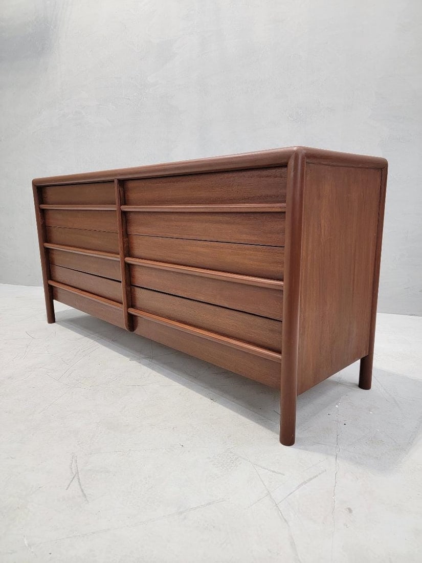 Mid Century Modern Walnut Dresser by T.H. Robsjohn-Gibbings for Widdicomb - 2