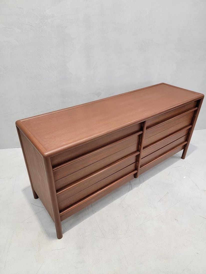 Mid Century Modern Walnut Dresser by T.H. Robsjohn-Gibbings for Widdicomb - 6