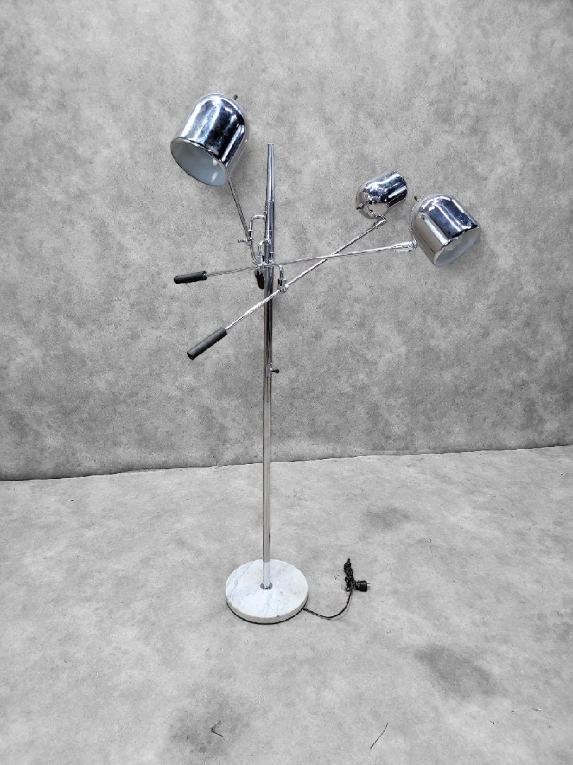 Vintage Italian Mid Century Modern Chrome and Marble Triennale Floor Lamp for Arredoluce - 3