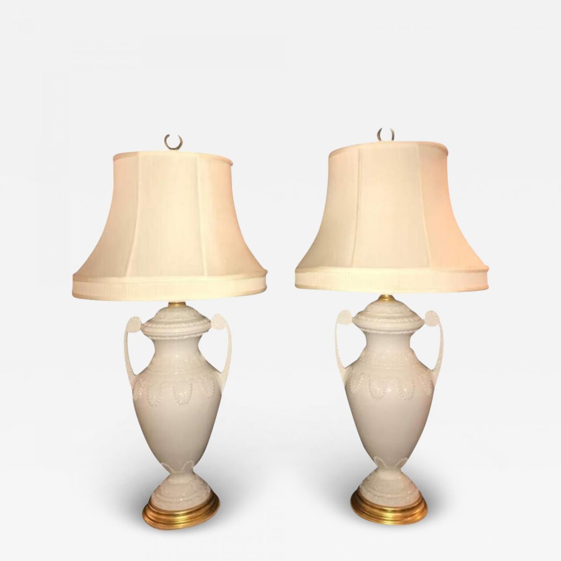 Frederick Cooper, Lenox, Neoclassical Style, White Porcelain, Table Lamps, 1980s: Title: Frederick Cooper, Lenox, Neoclassical Style, White Porcelain, Table Lamps, 1980s Description: Frederick Cooper, Lenox, Neoclassical Style, White Porcelain, Giltwood, Table Lamps, 20th c. Pair o