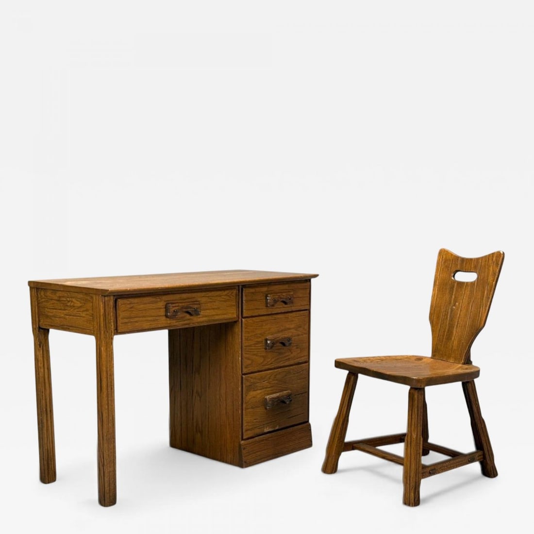 A. Brandt Ranch Oak, Oak, Writing Desk and Chair, USA, 1950s: Title: A. Brandt Ranch Oak, Oak, Writing Desk and Chair, USA, 1950s Description: A. Brandt Ranch Oak, Mid-Century Modern, Oak, Writing Desk and Chair, USA, 1950s A unique solid oak writing desk and ma