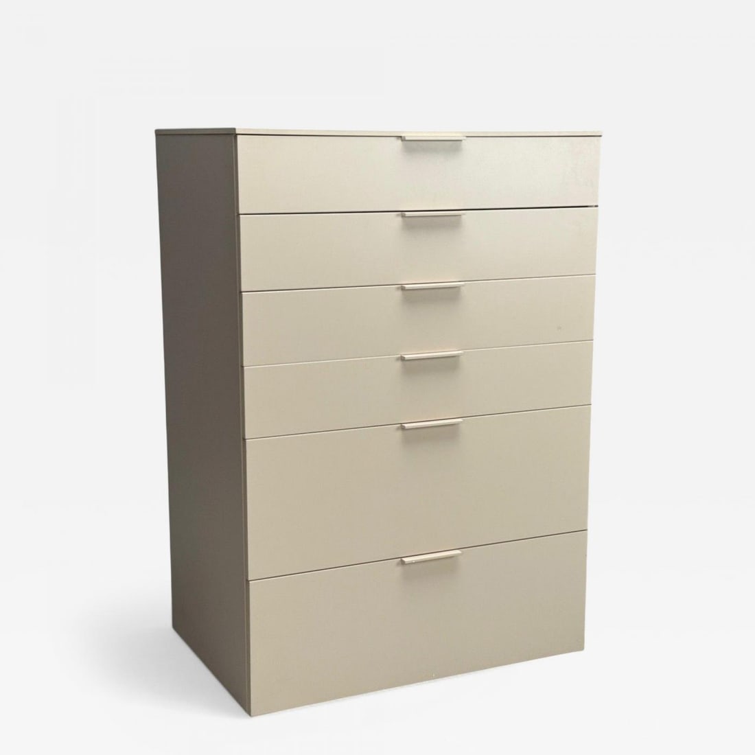 Guilio Cappelini, Cream Matte Lacquer, Highboy, Italy, 2010s: Title: Guilio Cappelini, Cream Matte Lacquer, Highboy, Italy, 2010s Description: Guilio Cappelini, Contemporary Italian, Cream Matte Lacquer, Modern Highboy, Italy, 2010s A modernist "Brest Notte" mod