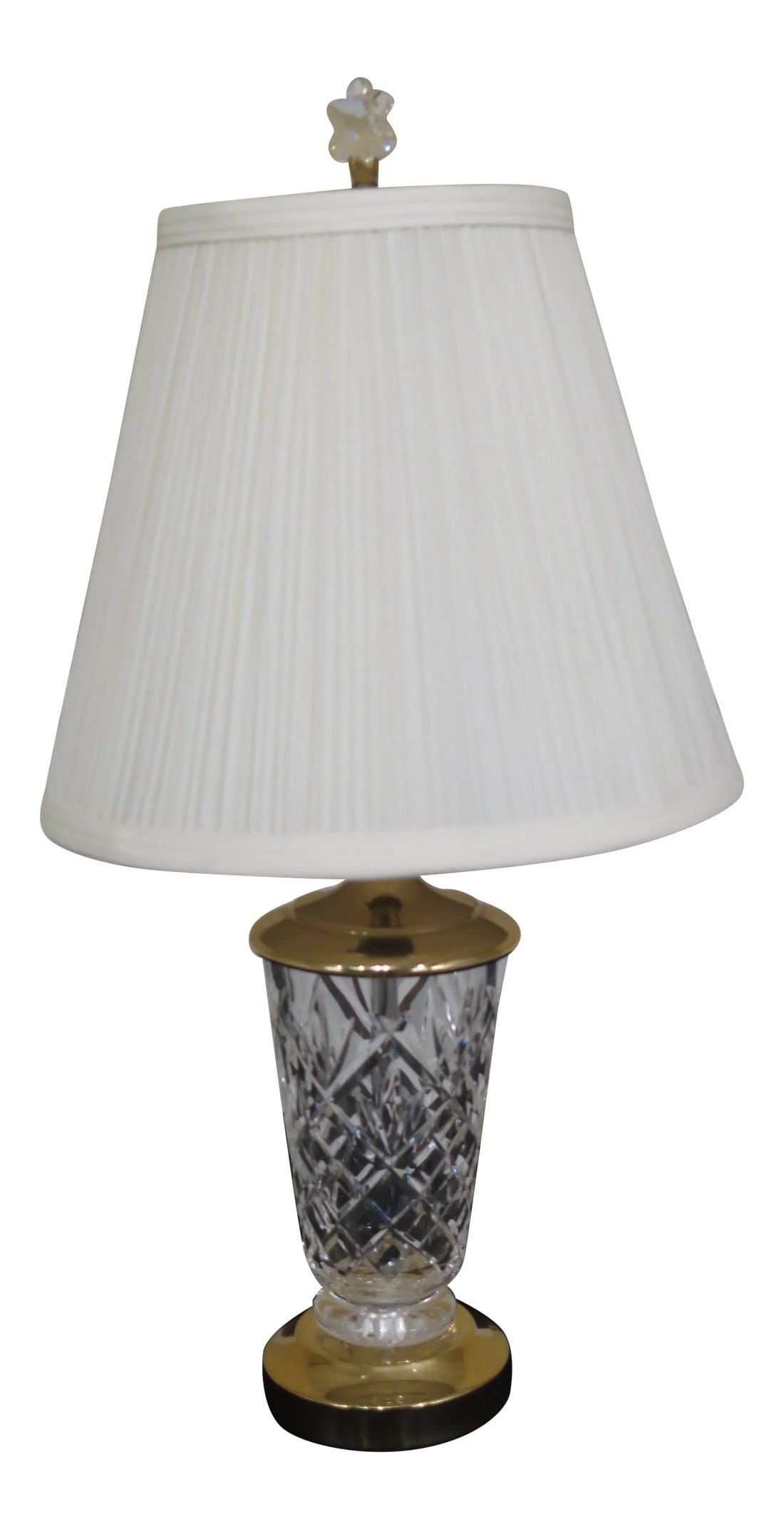1990s Traditional Waterford Crystal Table Lamp With Shade: Small Waterford crystal table lamp with shade. Features high quality construction. Signed crystal. Excellent condition. Minor signs of light household use/Age. Some tarnishing to brass as shown. Condi