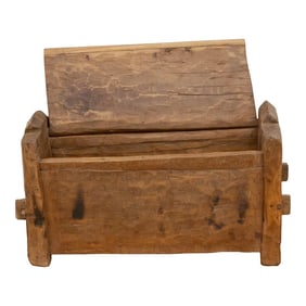 Handhewn Wood Primitive Naga Trunk