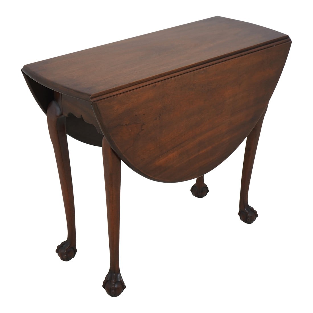 Kittinger Cw-134 Colonial Williamsburg Mahogany Clawfoot Drop Leaf Table: Age: Approx: 40 Years Old Details: 18 C. Design Chippendale Style Rare Model Condition: Excellent Clean Original Finish & Condition Mahogany Oval shaped table with claw-and-ball feet The original is A