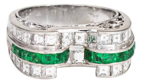 1960s Vintage Emerald Diamond Scrolled Ring Size 6 Platinum Band Estate Fine Jewelry