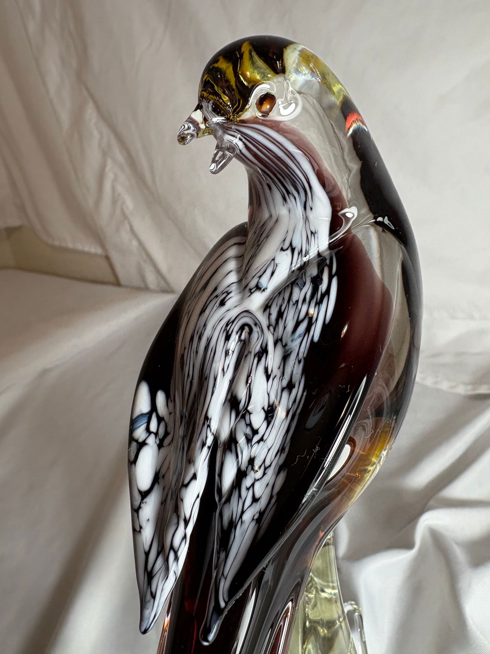 Murano Vintage Purple Bird With White Feathering Details on a Clear Glass Pedestal - 2