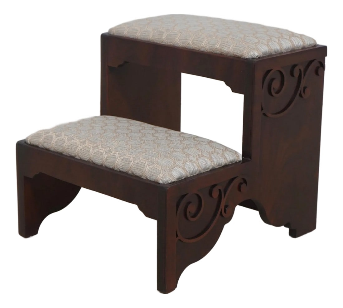 Chippendale Style Mahogany Bedsteps: Age: Approx: 20 Years Old Details: Mahogany Fine Carved Details High Quality Construction Detailed Fretwork On Sides Chippendale Style Un-Marked As To Manufacture - Possibly By Henredon, Century Or Si