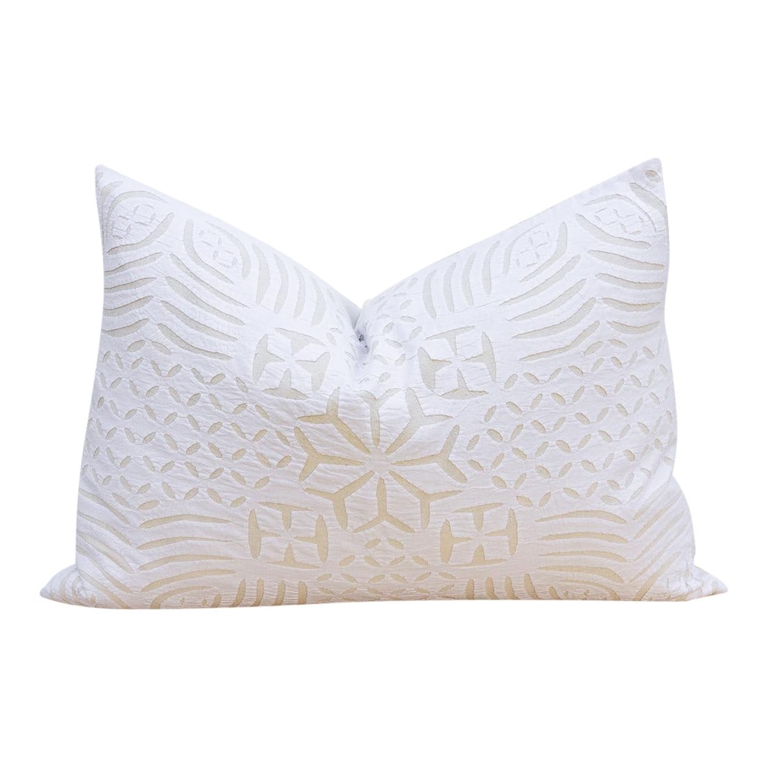 River Shell Lumbar Applique Pillow Cover: This decorative pillow cover features beautiful array of patterns, with hand crafted appliqué cut work, giving it a timeless appeal. Initially, this ancient Indian technique called appliqué