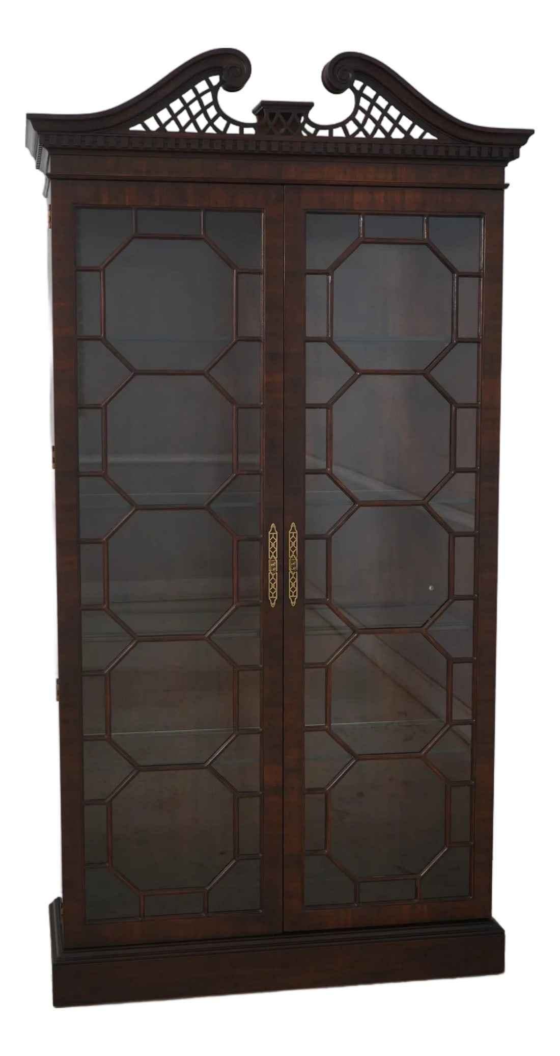 Henredon Chippendale Mahogany 2 Door Curio Display Cabinet: Age: Approx: 25 Years Old Details: Glass Adjustable Shelves Quality Construction Lighted Interior Pediment Top 18 C. Design Chippendale Style Traditional Style Un-Marked As To Manufacture Condition: E