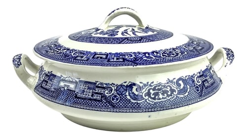 Vintage Covered Porcelain Casserole Dish Blue Willow Empress Design