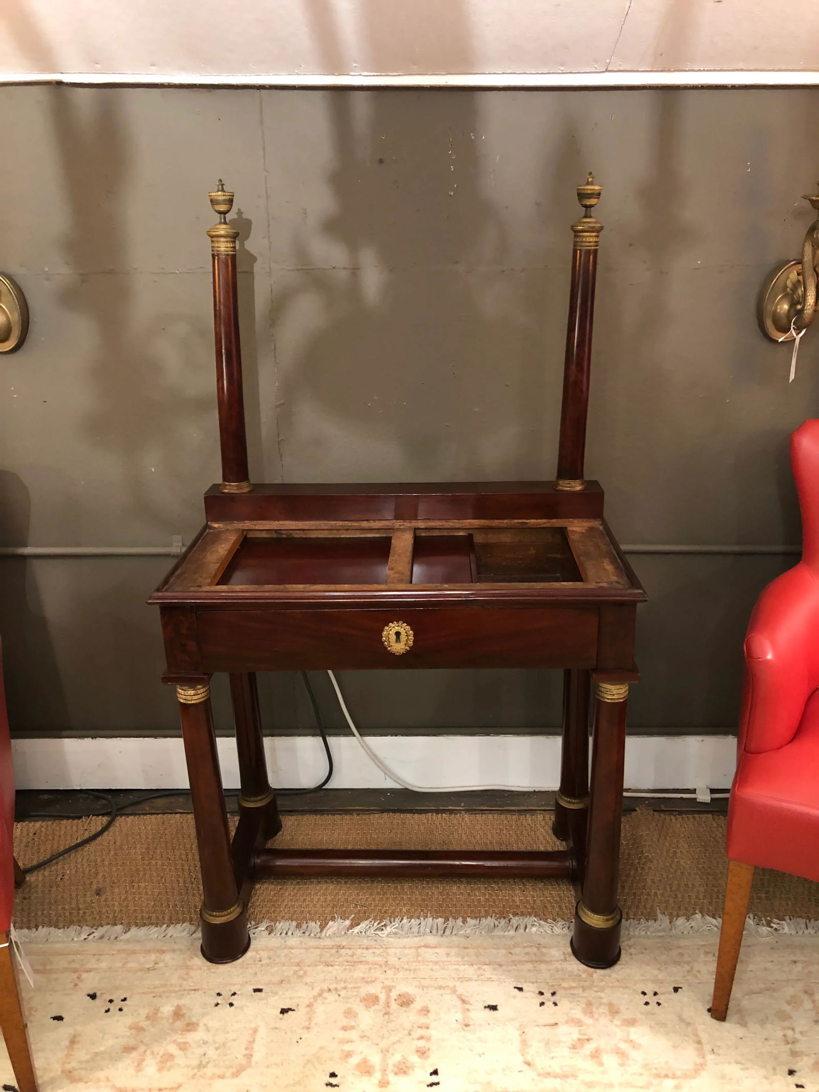 Federal Mahogany and Marble Vanity With Bronze Details - 11