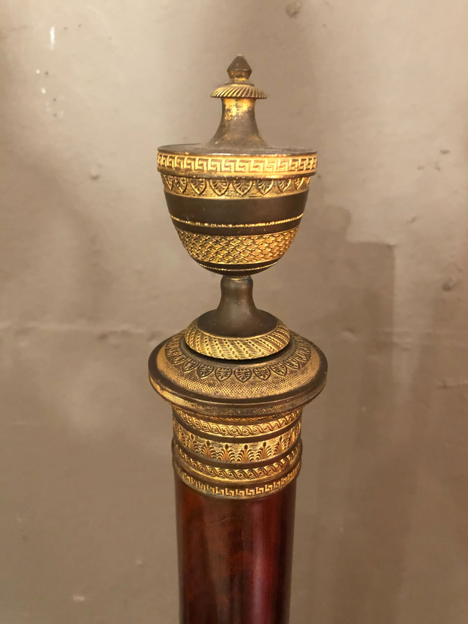 Federal Mahogany and Marble Vanity With Bronze Details - 4