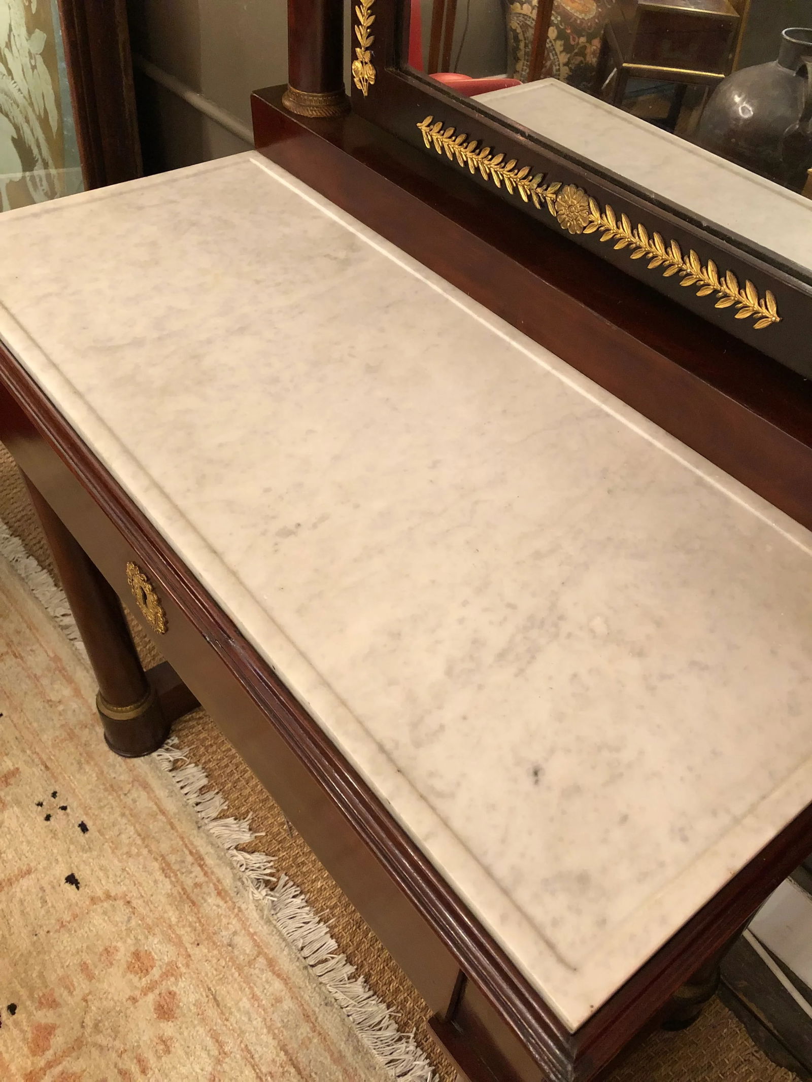Federal Mahogany and Marble Vanity With Bronze Details - 9