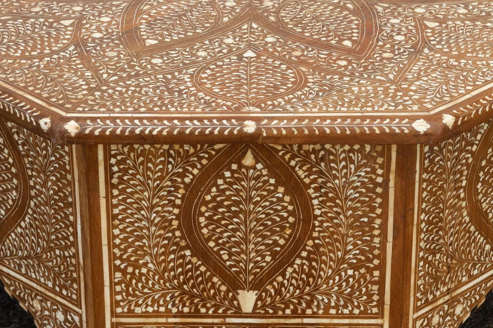 Octagonal Anglo-Indian Inlaid Coffee Table - 5