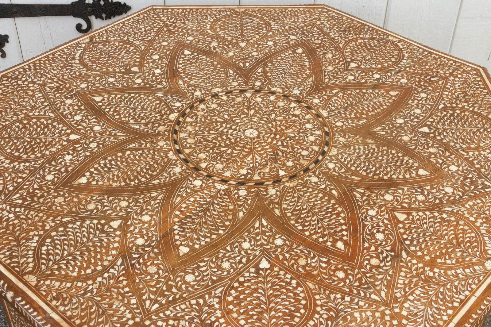 Octagonal Anglo-Indian Inlaid Coffee Table - 6