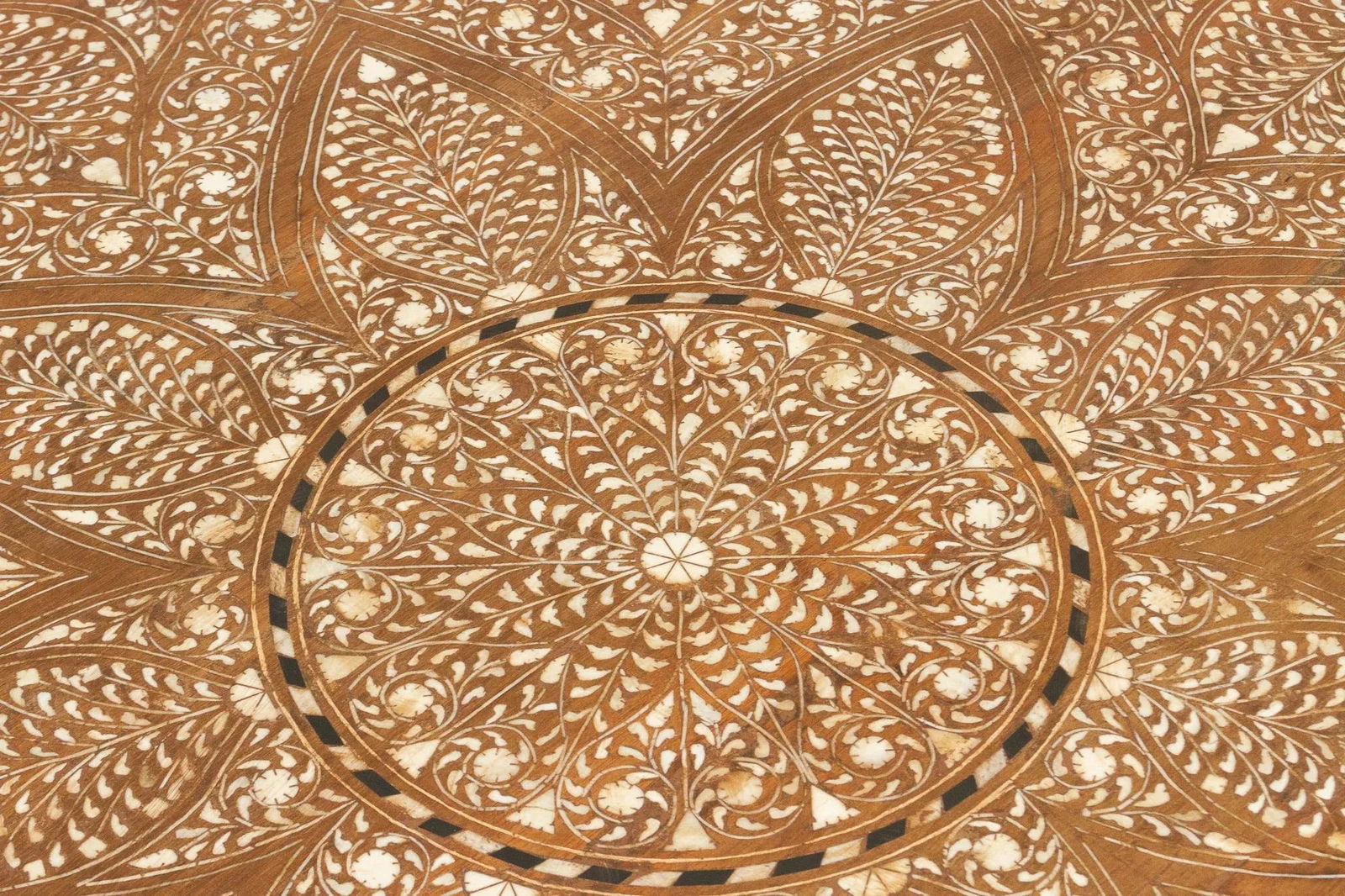 Octagonal Anglo-Indian Inlaid Coffee Table - 7