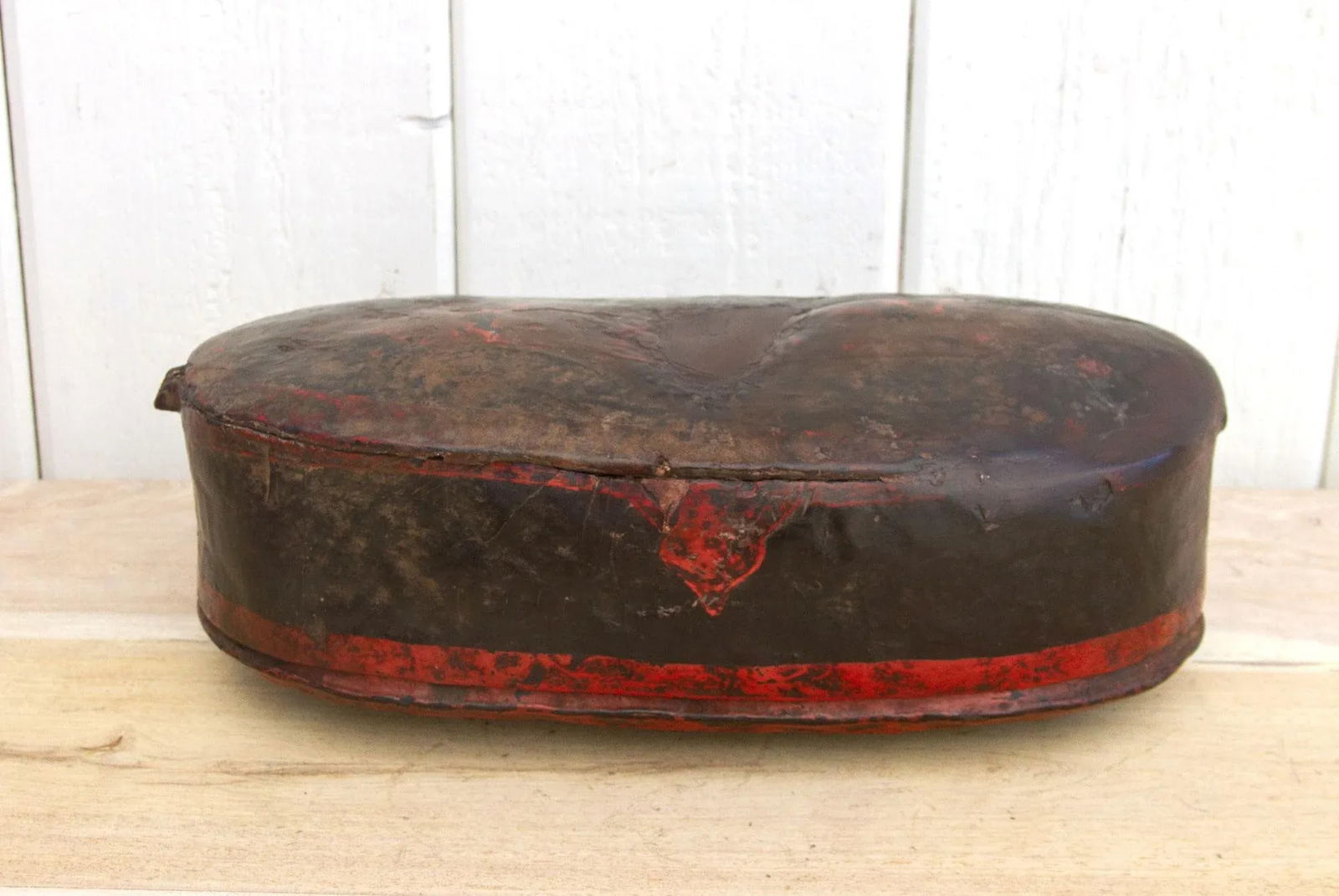 Rare Lacuquered Burmese Leather Box - 3