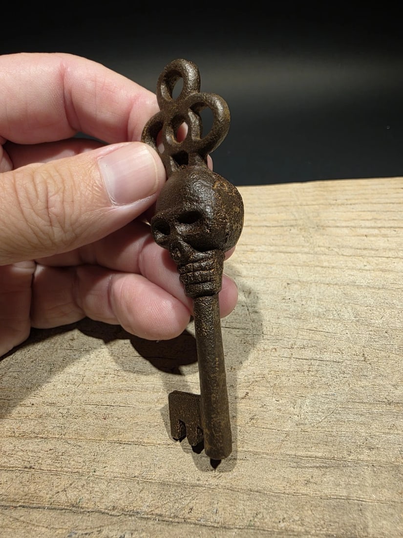 3 1/2" Iron Skeleton Key - 15