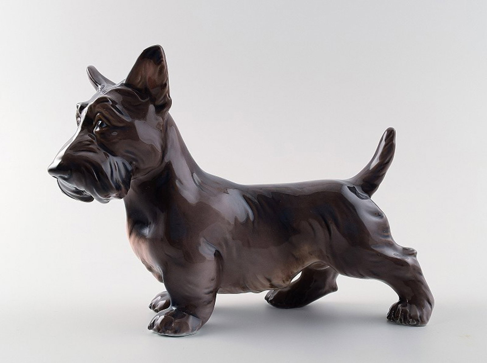 Dahl Jensen number 1066, Scottish Terrier standing (DJ) (1 of 5)