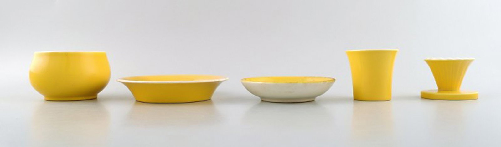 5 parts Susanne Yellow Confetti Royal Copenhagen / Aluminia. Dishes, bowl, candleholder.: Title: 5 parts Susanne Yellow Confetti Royal Copenhagen / Aluminia. Dishes, bowl, candleholder. Description: 5 parts Susanne Yellow Confetti Royal Copenhagen / Aluminia. Dishes, bowl, candleholder. Me