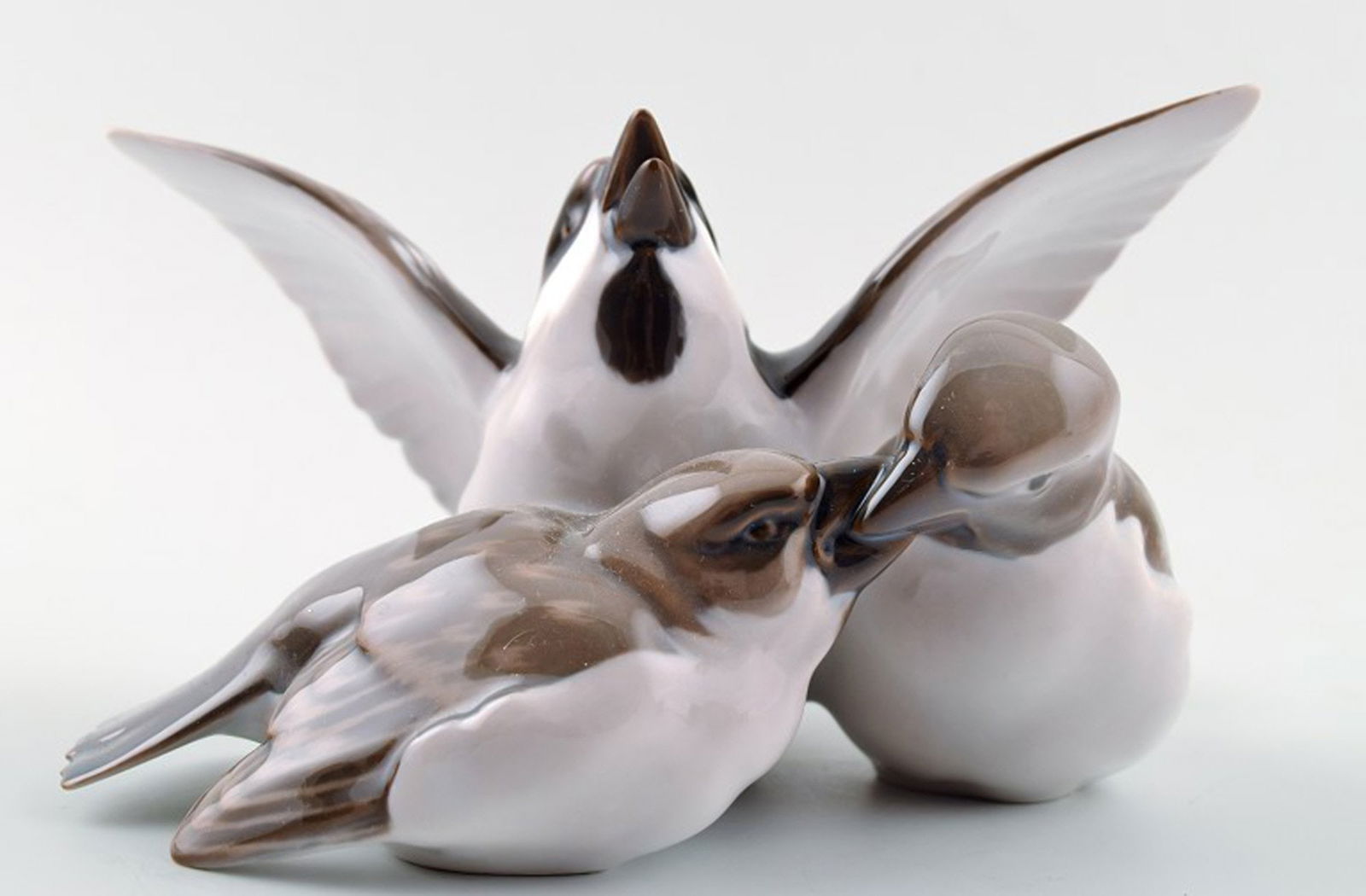 B&G, Bing & Grondahl number 1670, sparrows. (1 of 5)