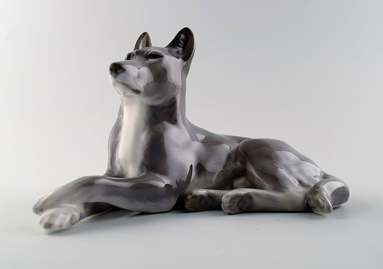 Rare Royal Copenhagen Alsatian German shepherd number 2940.: Title: Rare Royal Copenhagen Alsatian German shepherd number 2940. Description: Rare Royal Copenhagen Alsatian German shepherd number 2940. Perfect condition, 1st. factory quality. Rarely seen figurin