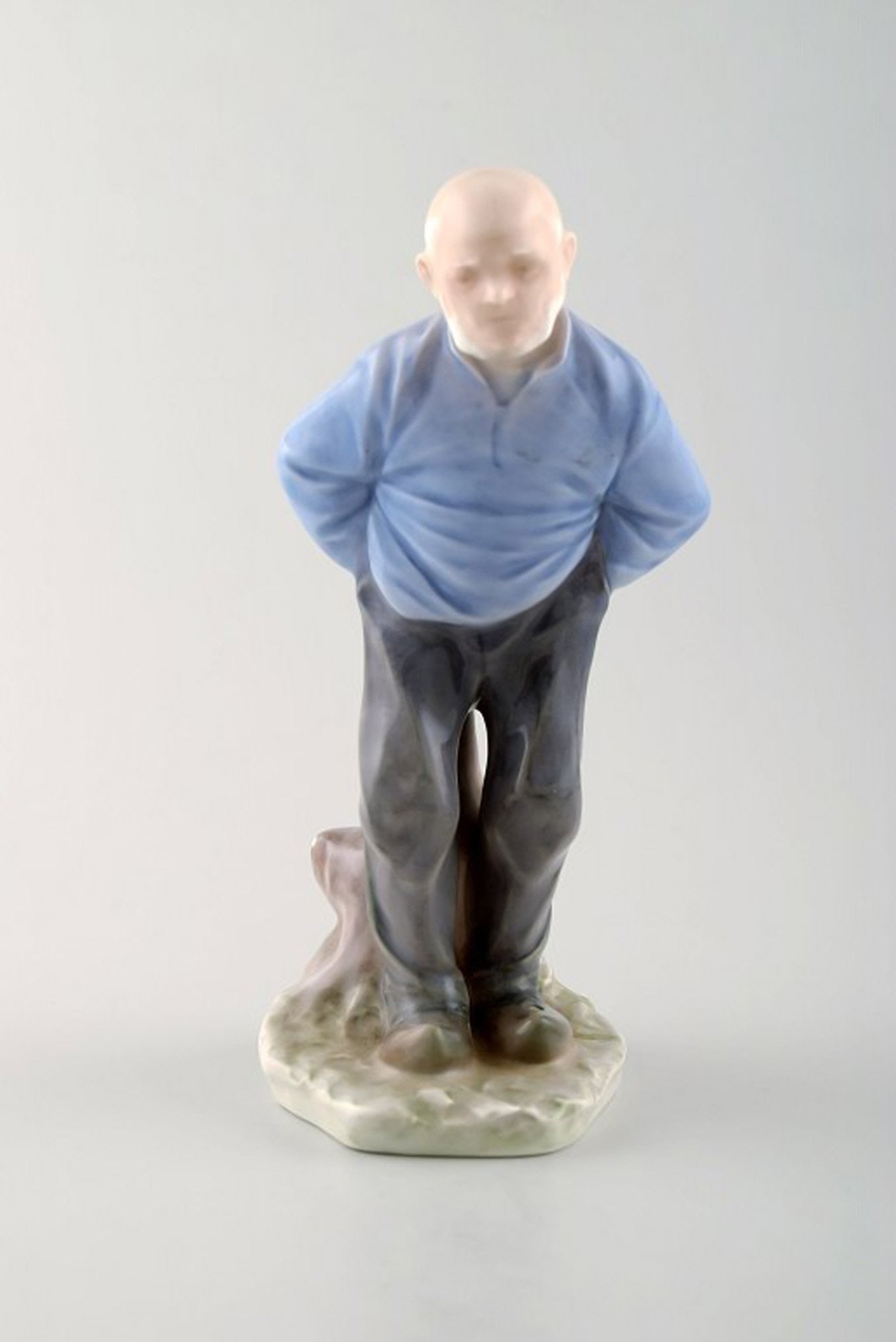 Rare Royal Copenhagen Porcelain figurine number 1001, older man. (1 of 7)