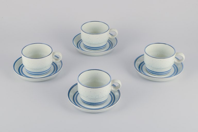 Stig Lindberg for Gustavsberg. A set of four "Dart" stoneware coffee cups and saucers. Hand-painted.: Title: Stig Lindberg for Gustavsberg. A set of four "Dart" stoneware coffee cups and saucers. Hand-painted. Description: Stig Lindberg (1916–1982) for Gustavsberg. A set of four "Dart" stoneware