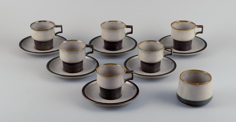 Bing & Grøndahl, "Tema", a set of six coffee cups with saucers in stoneware, and a sugar bowl: Title: Bing & Grøndahl, "Tema", a set of six coffee cups with saucers in stoneware, and a sugar bowl (model 302). Description: Bing & Grøndahl, "Tema", a set of six coffee cups with saucers