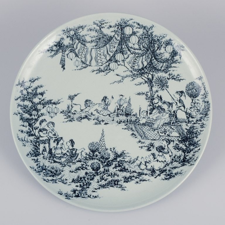 Bjørn Wiinblad for Nymølle, Denmark. Large round dish in faience. Motif from "A Midsummer: Title: Bjørn Wiinblad for Nymølle, Denmark. Large round dish in faience. Motif from "A Midsummer Night's Dream". Description: Bjørn Wiinblad for Nymølle, Denmark. Large round dish