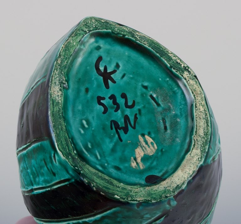 Christer, Mariestad, Sweden. Modernist ceramic vase with green and black glaze tones. - 8