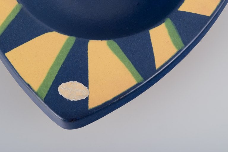 Hjördis Oldfors (1920-2014) for Upsala Ekeby. "Bengali" ceramic bowl in modernist design. - 4