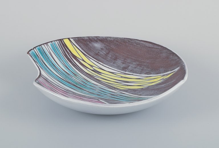 Mari Simmulson for Upsala Ekeby, Sweden, ceramic bowl in modernist style with abstract motif. - 2