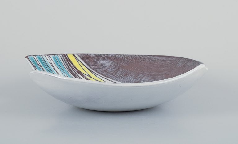 Mari Simmulson for Upsala Ekeby, Sweden, ceramic bowl in modernist style with abstract motif. - 3