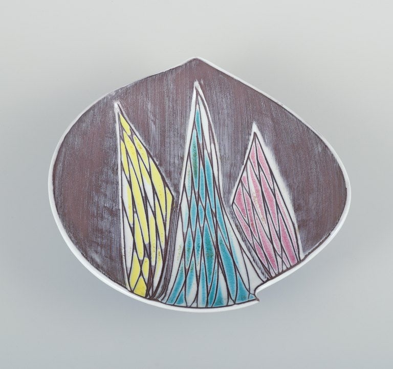 Mari Simmulson for Upsala Ekeby, Sweden, ceramic bowl in modernist style with abstract motif. - 6