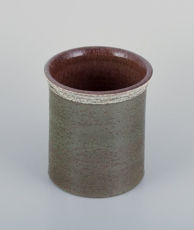 Britt-Louise Sundell for Gustavsberg, Sweden. Studiohand ceramic vase with glaze in greenish tones. - 2