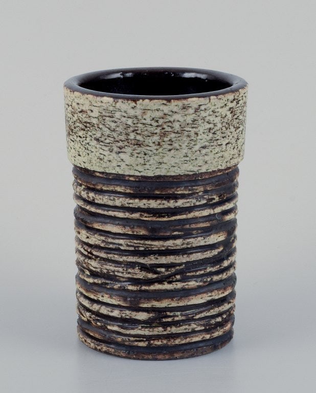 Britt-Louise Sundell (1928-2011) for Gustavsberg Studiohand, Sweden, ceramic vase in dark brown and: Title: Britt-Louise Sundell (1928-2011) for Gustavsberg Studiohand, Sweden, ceramic vase in dark brown and sand-colored glaze. Description: Britt-Louise Sundell (1928-2011) for Gustavsberg Studiohand,