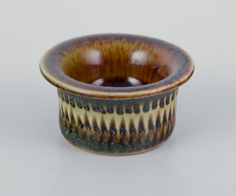 Stig Lindberg (1916-1982), Gustavsberg - Studio Hand, miniature bowl with glaze in brown and green: Title: Stig Lindberg (1916-1982), Gustavsberg - Studio Hand, miniature bowl with glaze in brown and green tones. Description: Stig Lindberg (1916-1982), Gustavsberg - Studio Hand, miniature bowl with