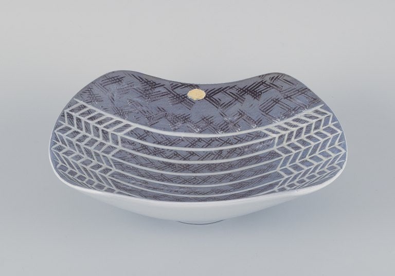Mari Simmulson for Upsala-Ekeby, large ceramic bowl in a modernist design with gray-toned glaze.: Title: Mari Simmulson for Upsala-Ekeby, large ceramic bowl in a modernist design with gray-toned glaze. Description: Mari Simmulson for Upsala-Ekeby, large ceramic bowl in a modernist design with gray